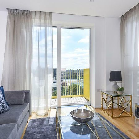 Millharbour Residences Лондон Екстериор снимка